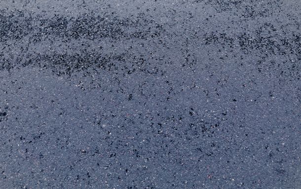 AdobeStock_195328687 Asphaltschäden Boden